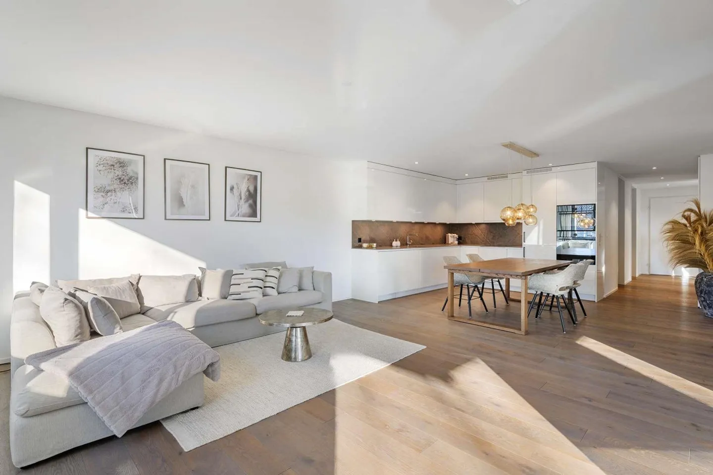 Là où le design rencontre la qualité de vie - Appartement moderne de 3,5 pièces dans le quartier prisé de Zurich-Witikon - Photo 3 sur 13