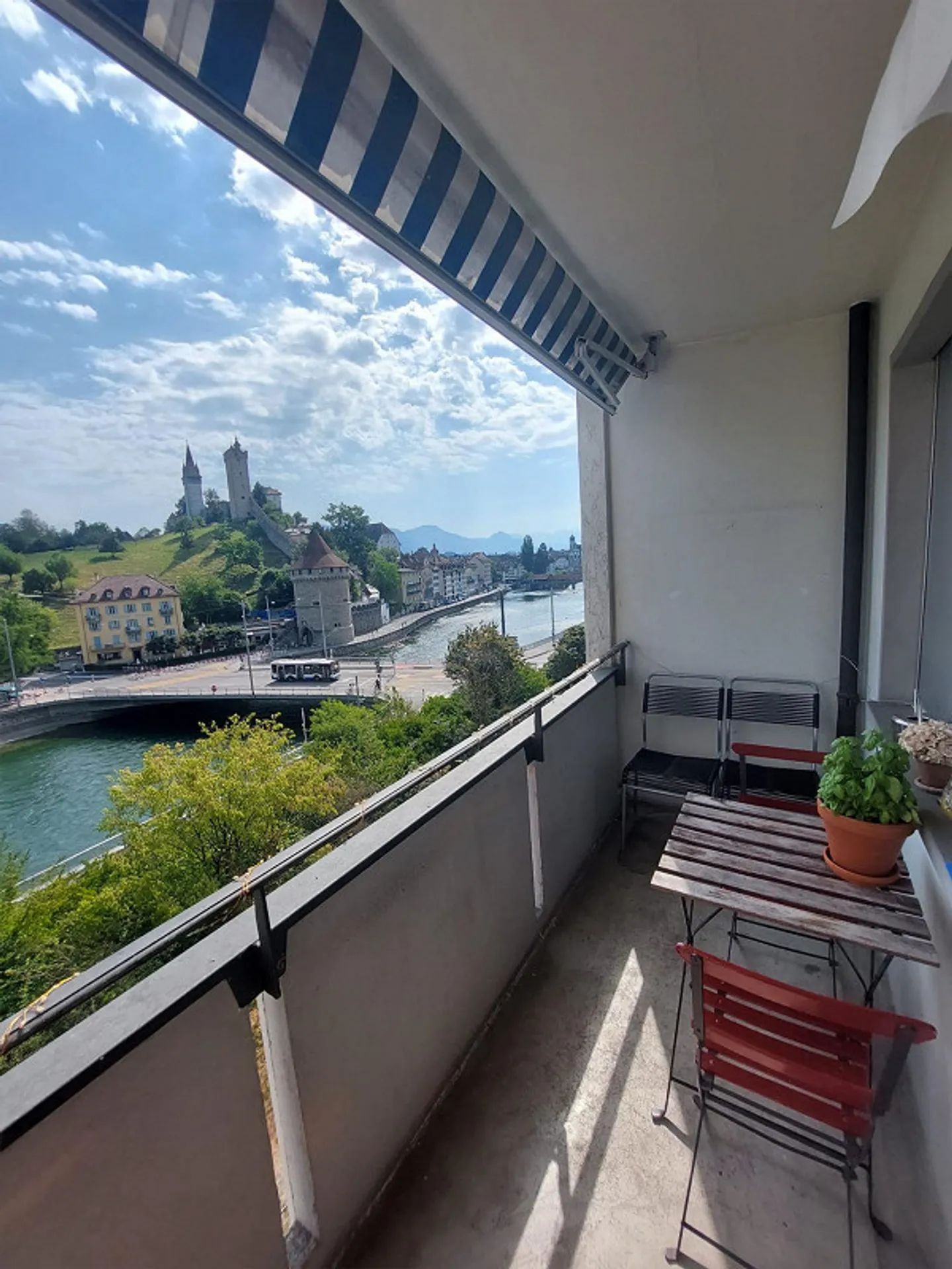Louer une chambre en colocation meublée à Lucerne temporairement - Photo 3 sur 6