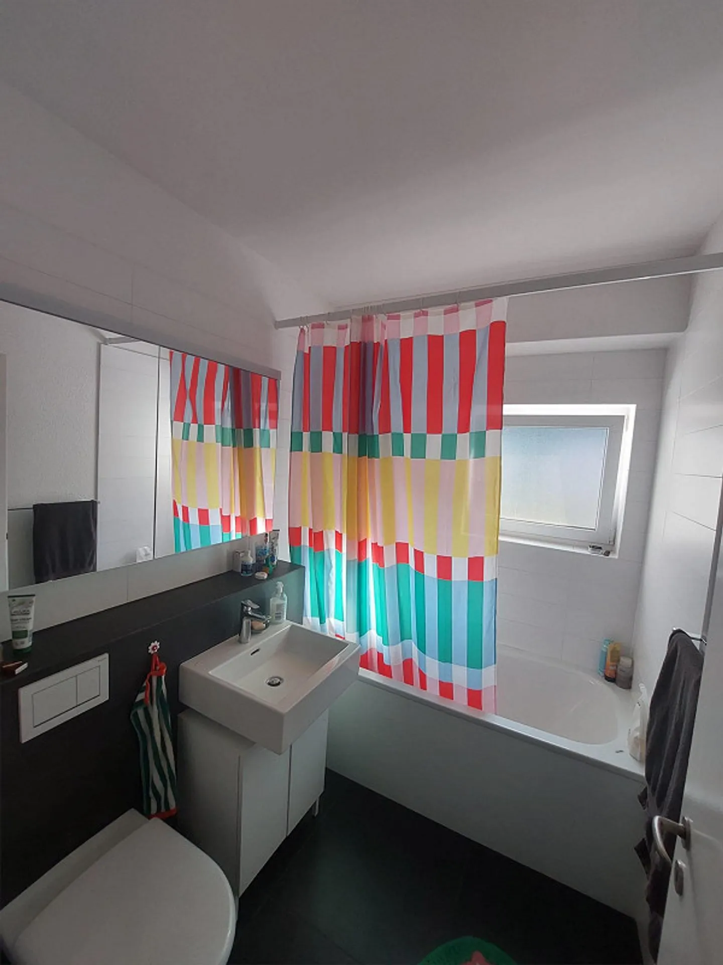 Louer une chambre en colocation meublée à Lucerne temporairement - Photo 4 sur 6