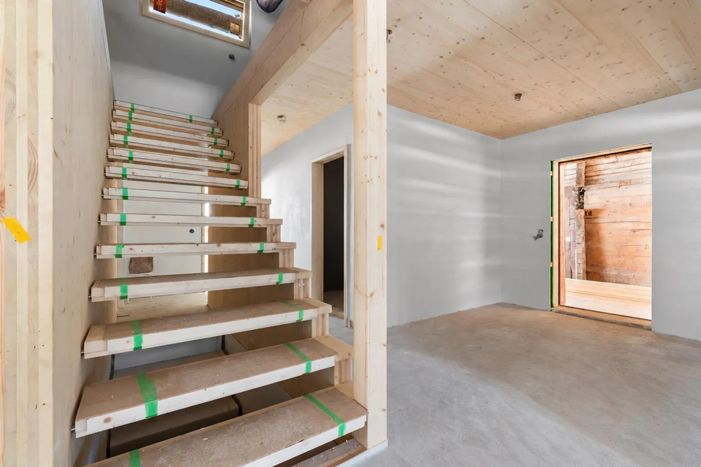 Escape the Heat – Second Home - 5.5 Room Detached House in Graubünden - Photo 3 of 14
