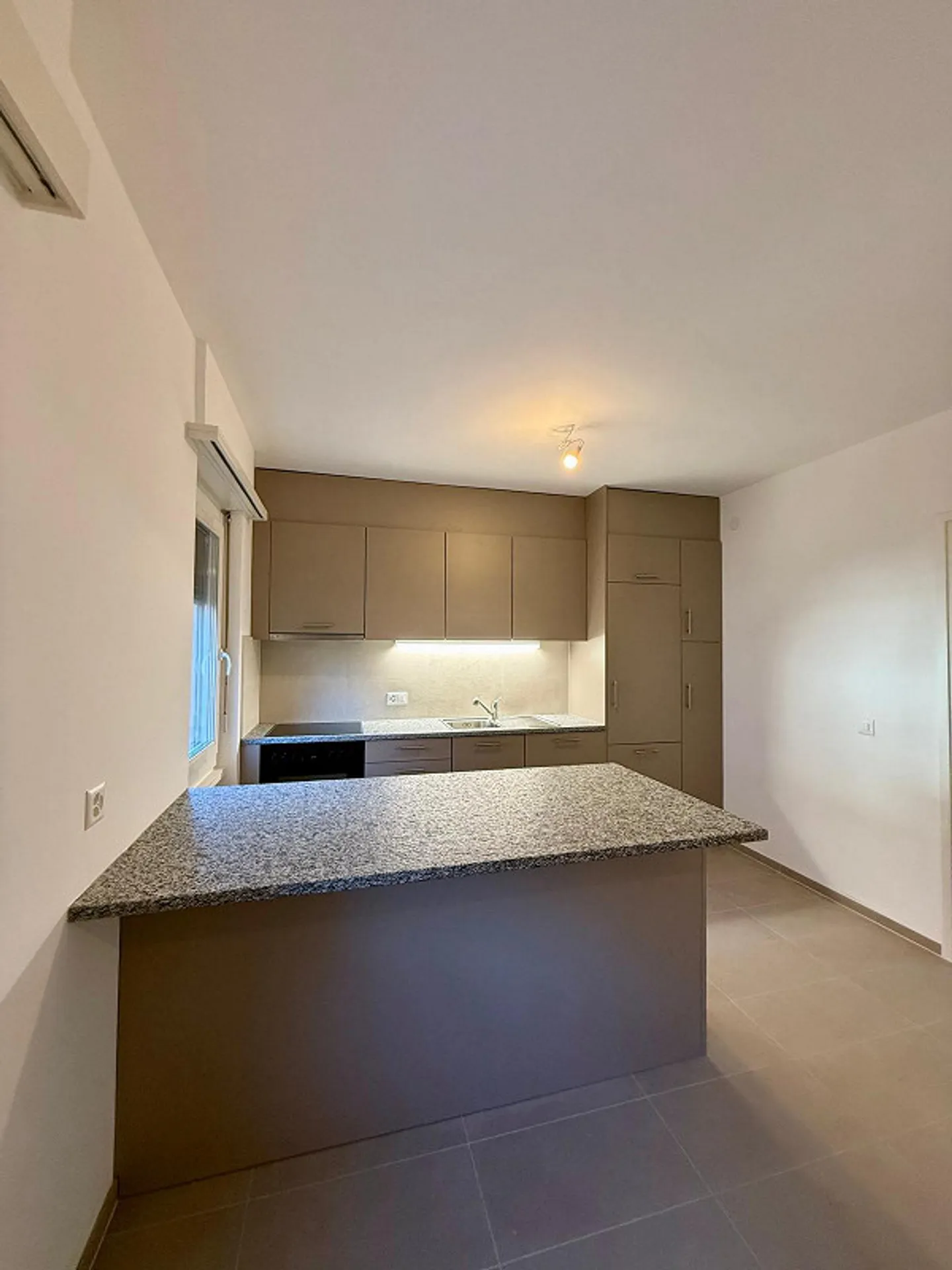 Agno - Geräumige 5.5-Zimmer-Wohnung zu vermieten - Foto 1 von 15