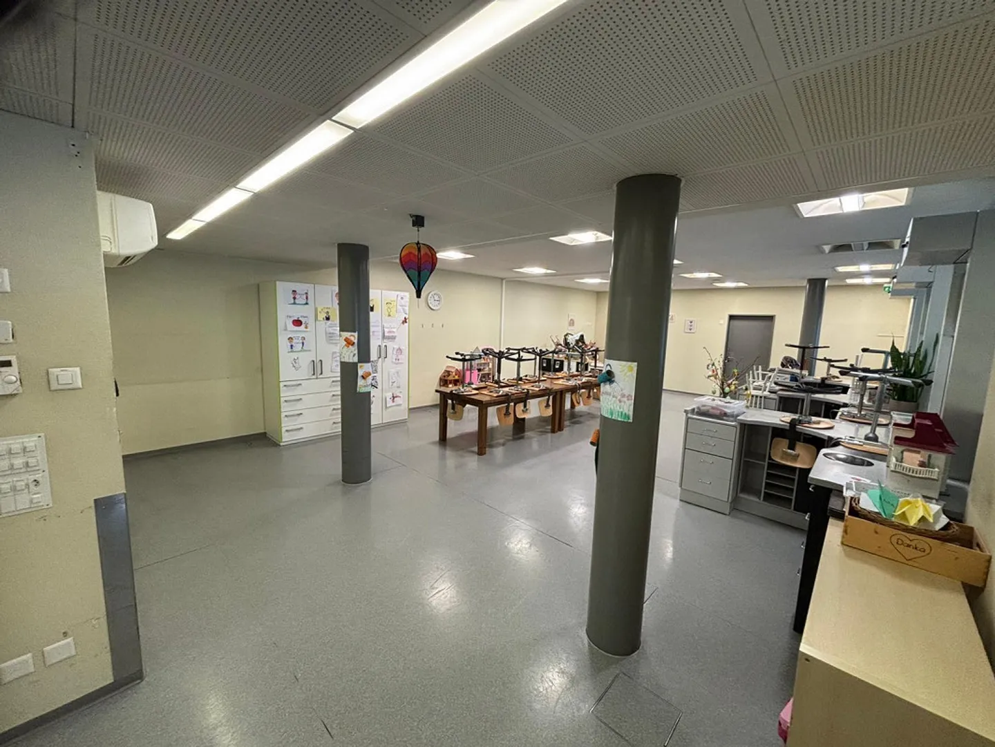 Espace commercial/bureau à louer dans un emplacement central à Kerns - Photo 4 sur 10