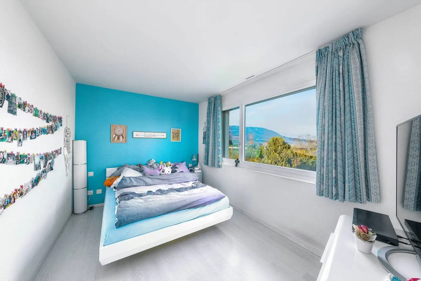 Casa contemporanea con piscina e vista panoramica sulle Alpi e sul lago - Foto 9 di 13