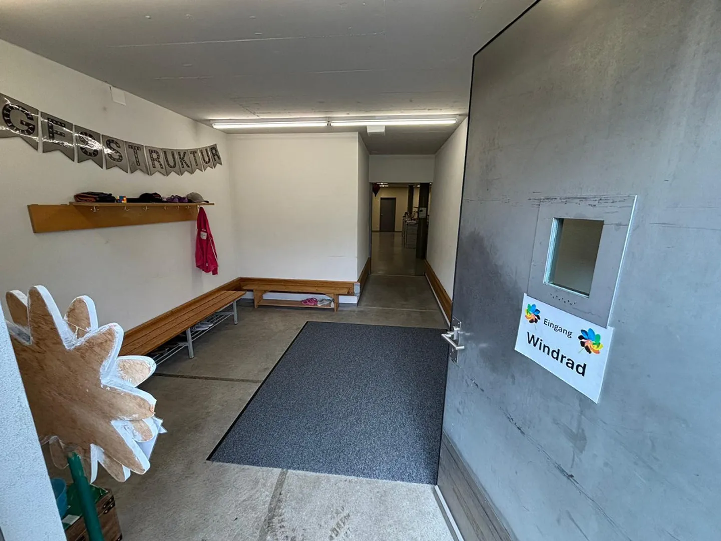 Espace commercial/bureau à louer dans un emplacement central à Kerns - Photo 8 sur 10