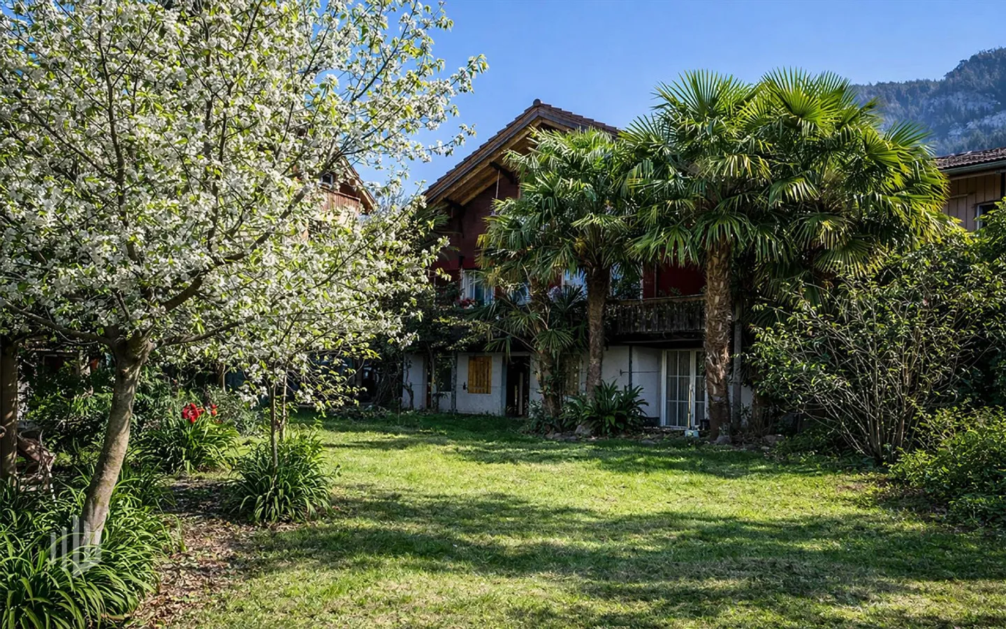 ImmoWyss - Living between garden idyll and lakeside at Lake Thun - Photo 1 of 8