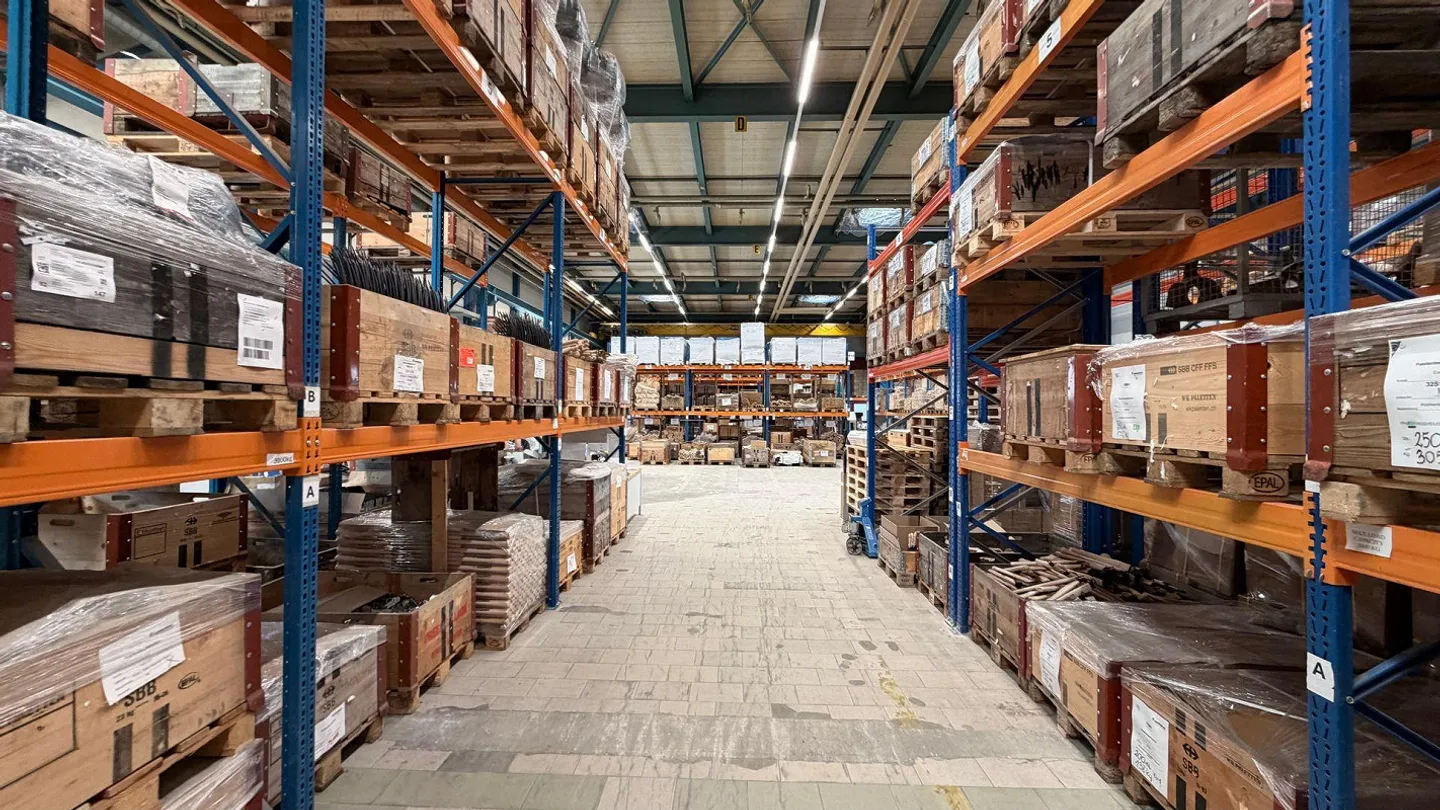 Area di produzione recentemente ristrutturata e luminosa al piano terra! - Foto 8 di 21