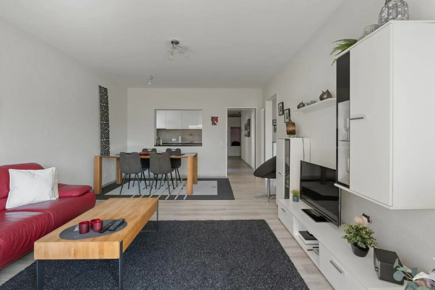 Nel cuore di Ascona, elegante appartamento arredato di 3,5 stanze con piscina - Foto 3 di 10