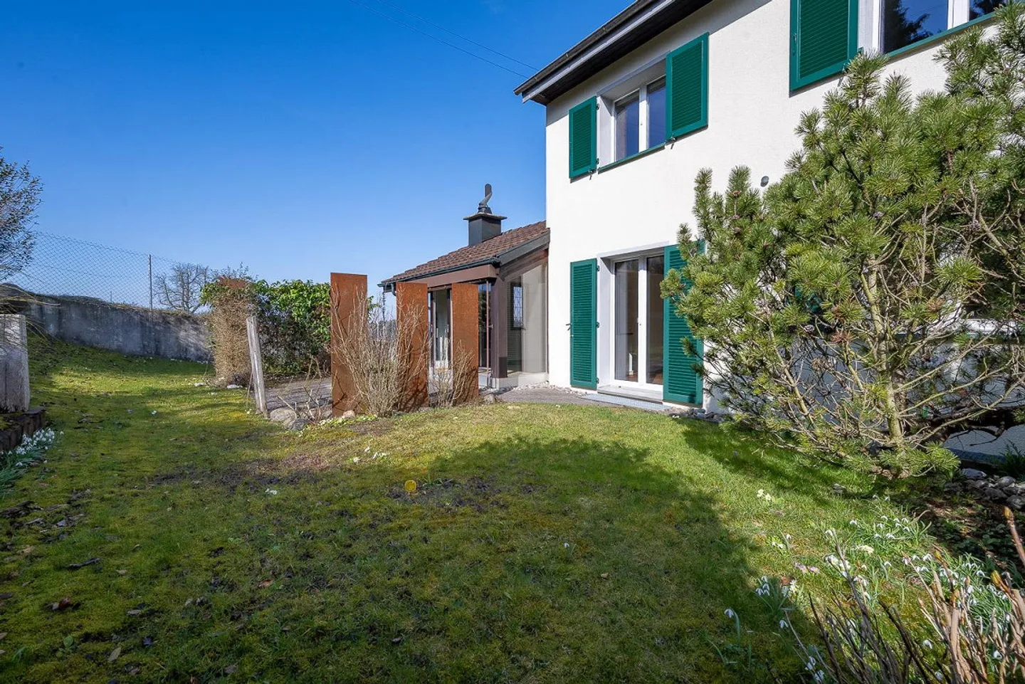 Casa bifamiliare situata in posizione tranquilla con giardino - Foto 5 di 23