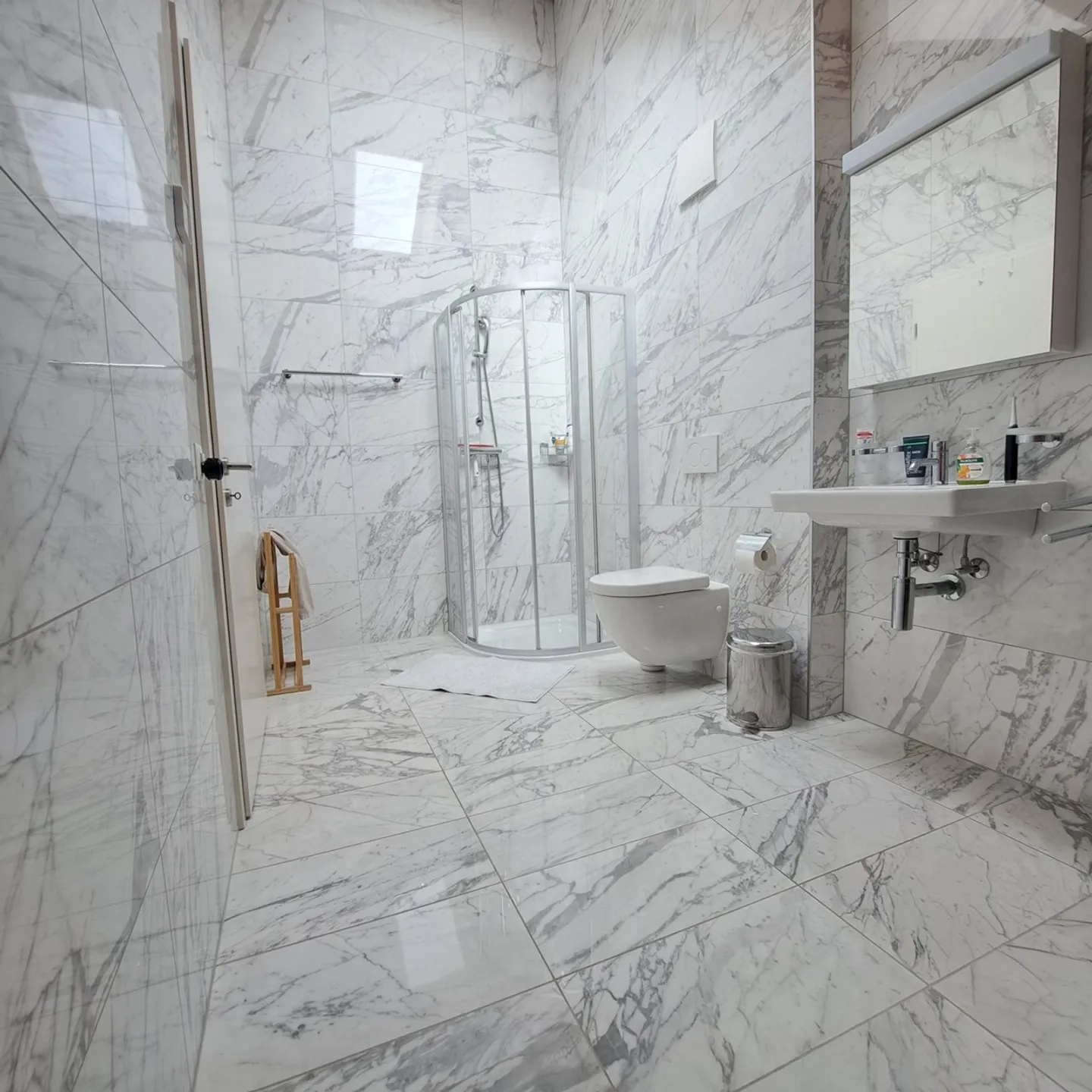 Charmantes Duplex-Apartment mit Terrasse - Foto 6 von 6