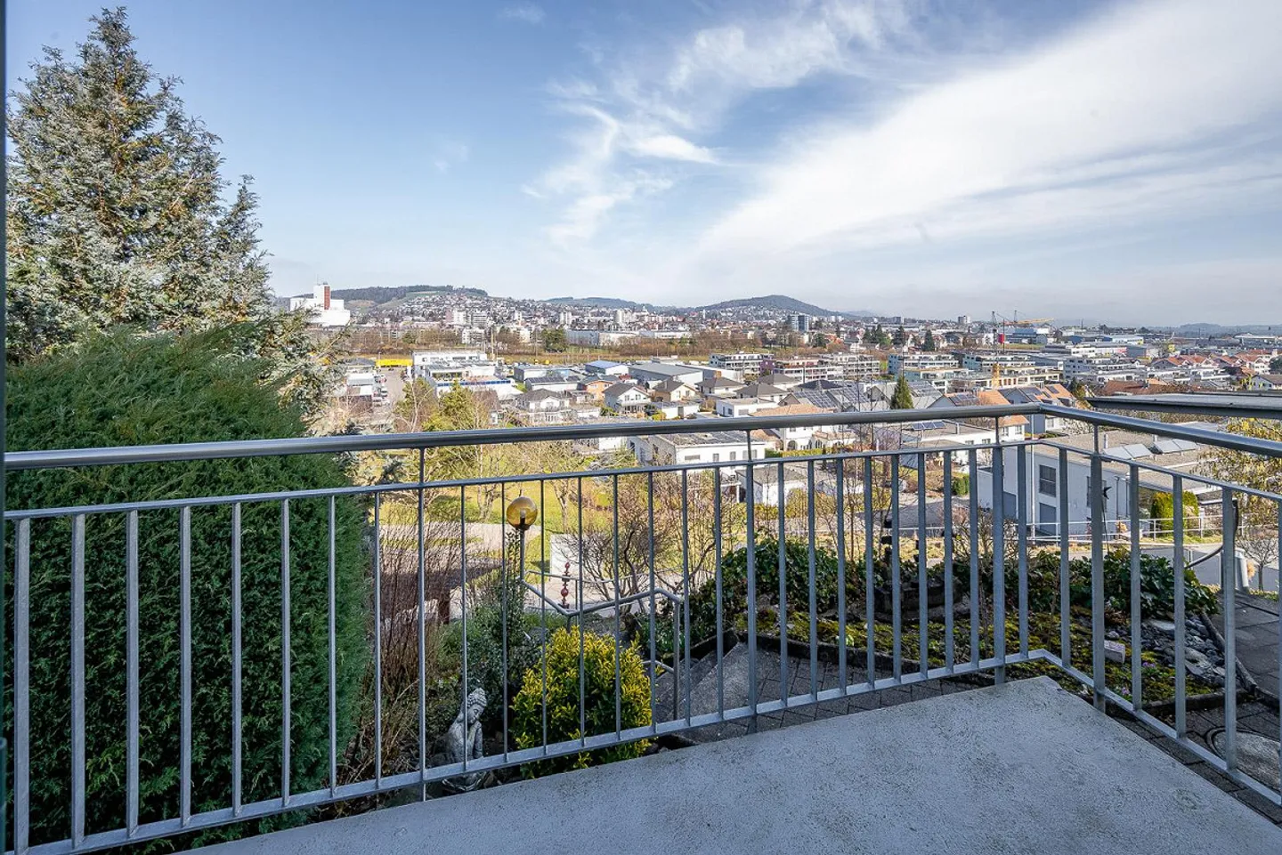 Casa bifamiliare situata in posizione tranquilla con giardino - Foto 11 di 23