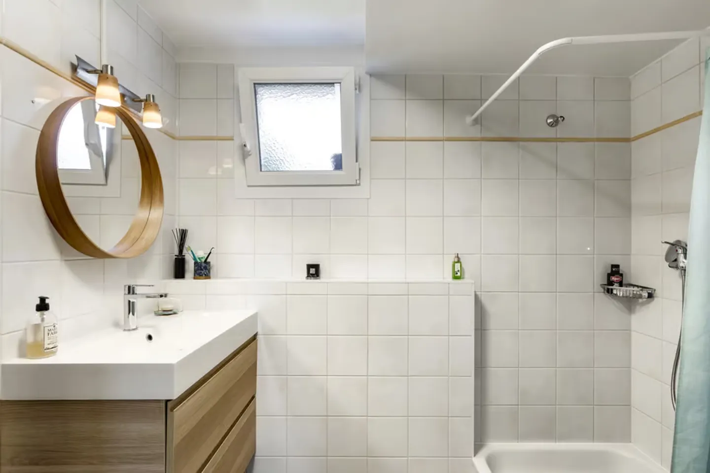 Charming Detached Villa in Lonay - Photo 9 of 13