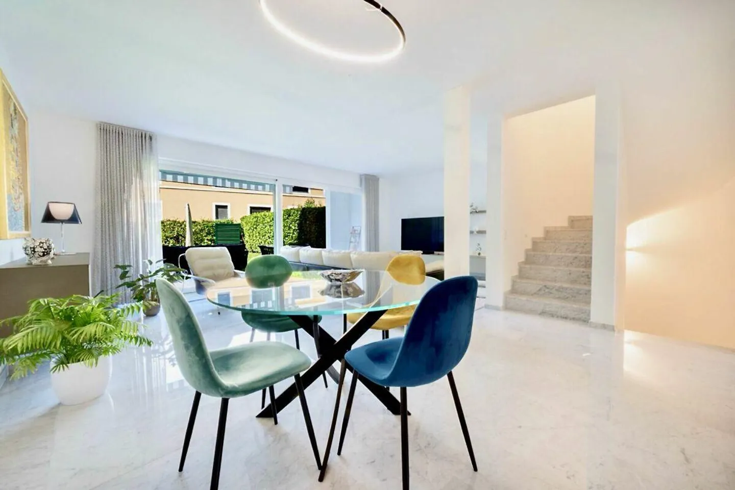 Elegante Maisonette mit Gärten - Foto 3 von 14