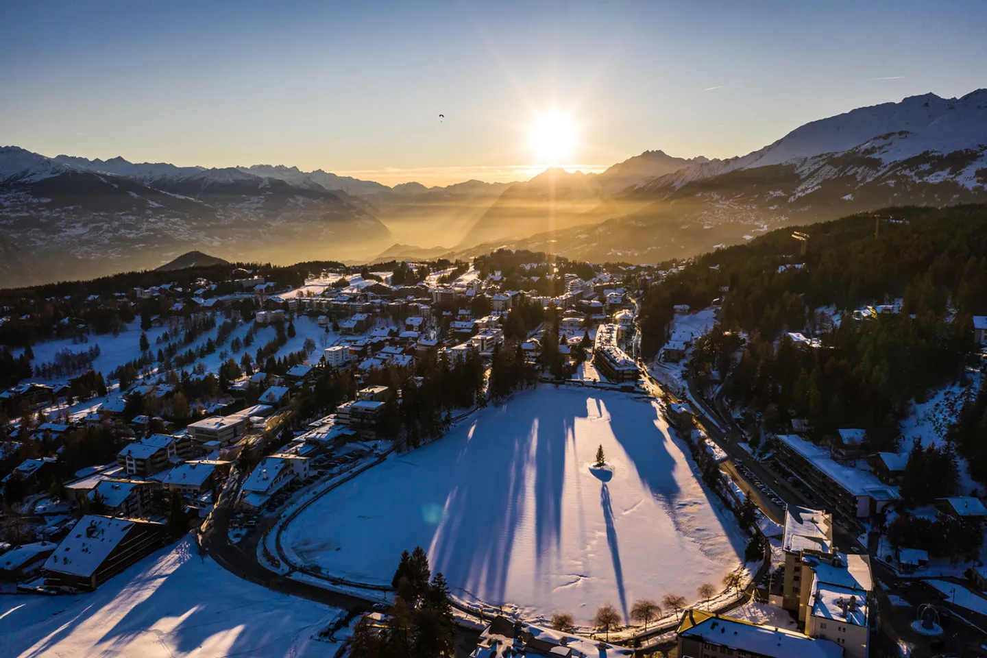 Rare Opportunité - Résidence Historique au Cœur de Crans-Montana - Photo 3 sur 3