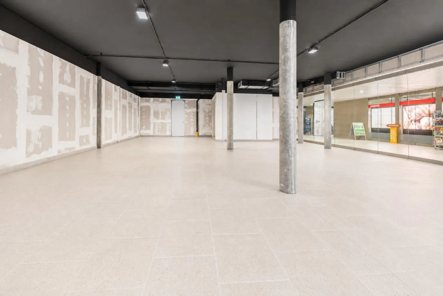 Gastro area in Mühlematt Center Oberwil - Photo 5 of 9