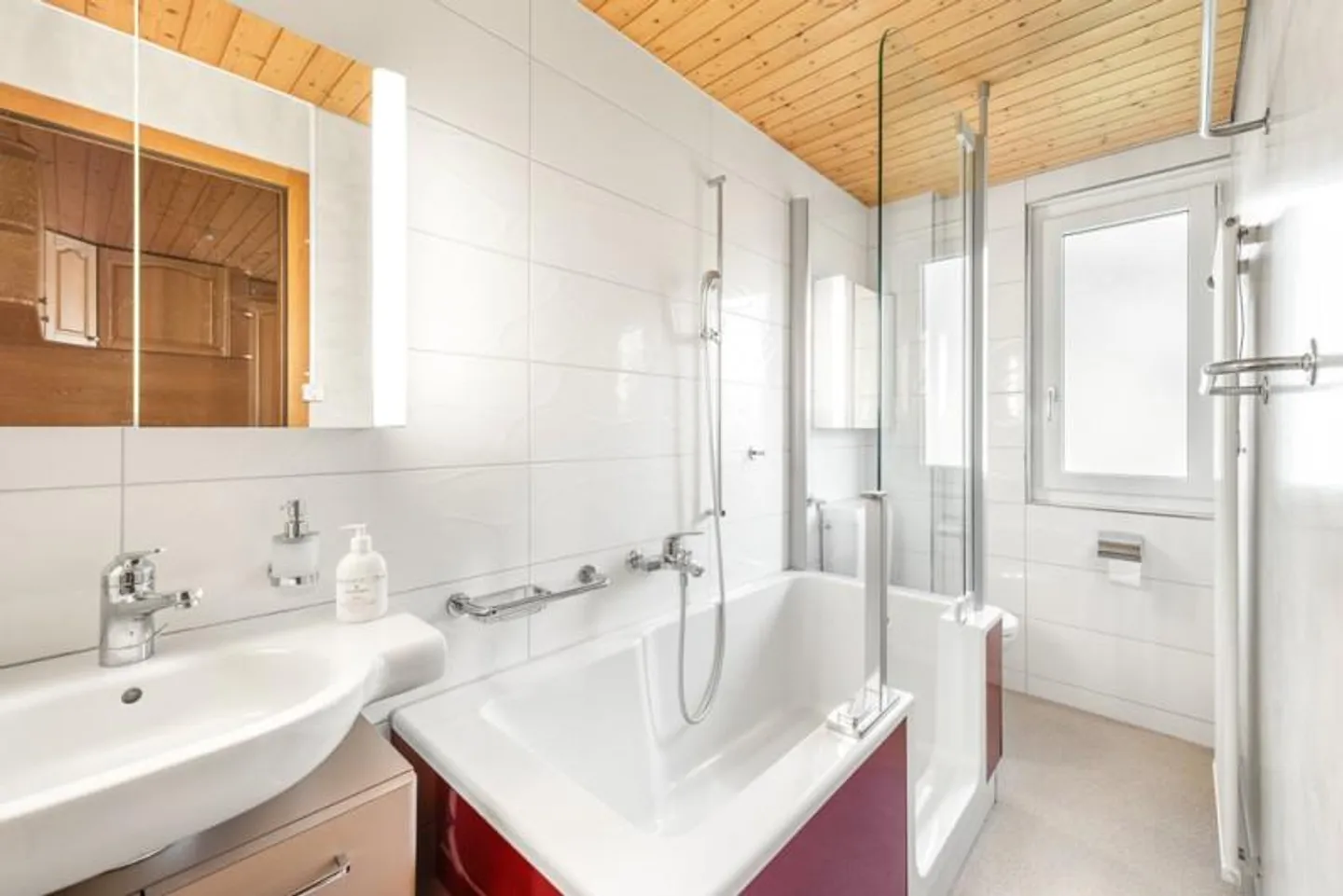 Maison bifamiliale avec maison de jardin, Stöckli et réserve de construction - Photo 7 sur 10