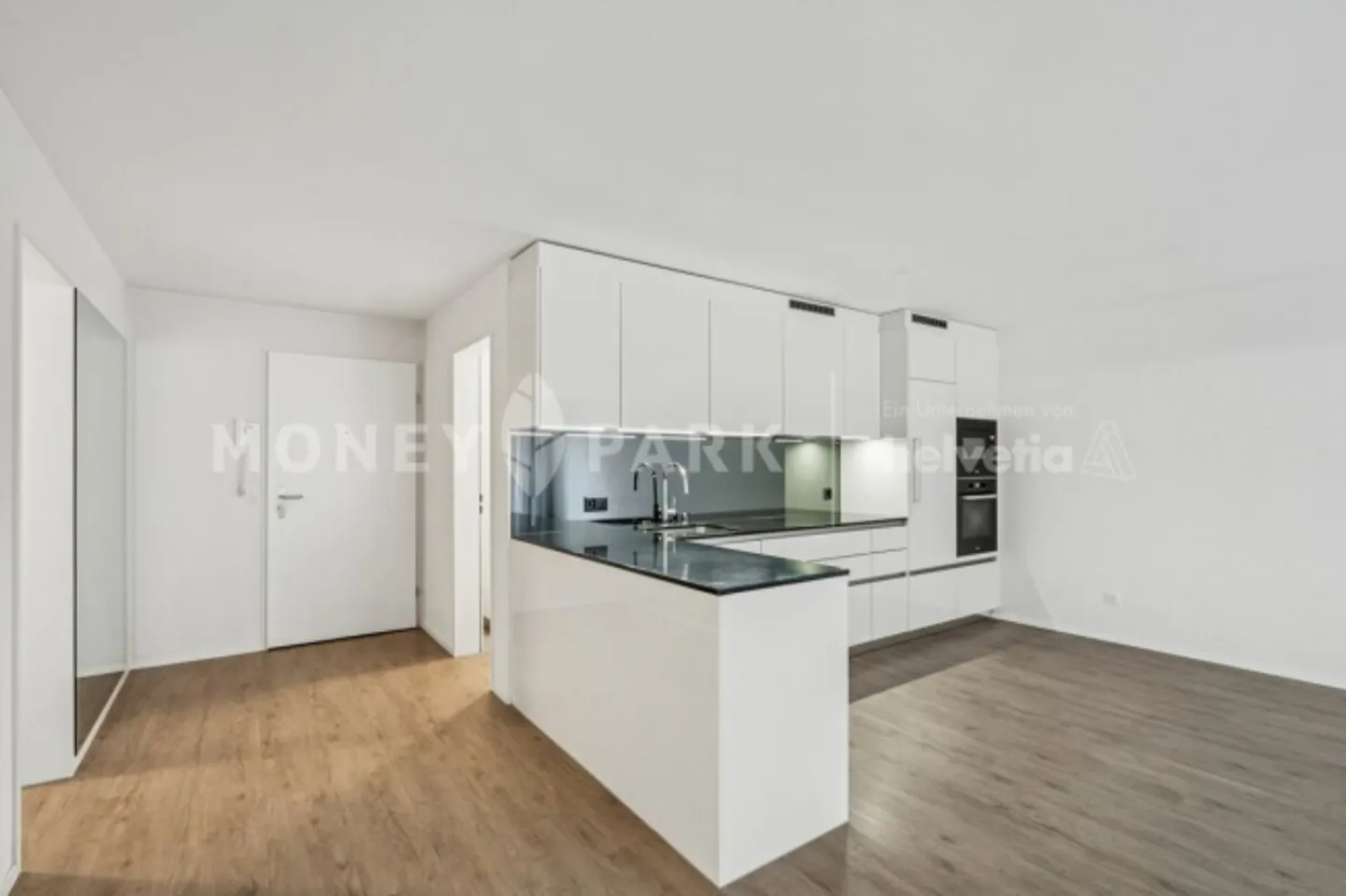 Ampio appartamento di 2,5 stanze in una posizione vicino alla natura - Foto 2 di 13