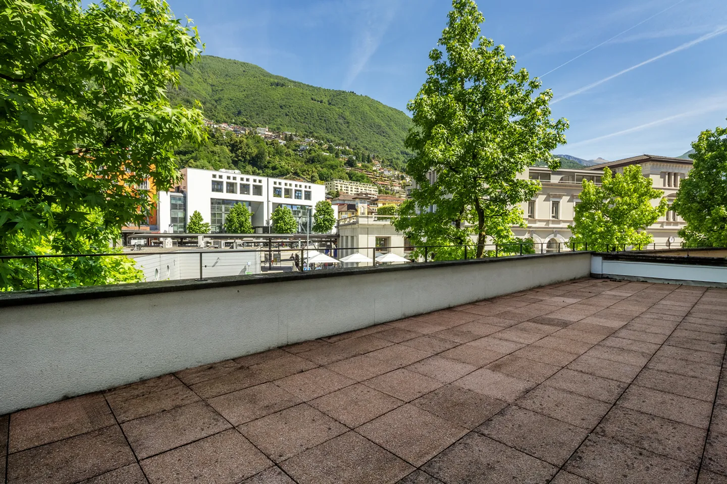 Geräumiges Apartment mit Terrasse - Foto 1 von 6