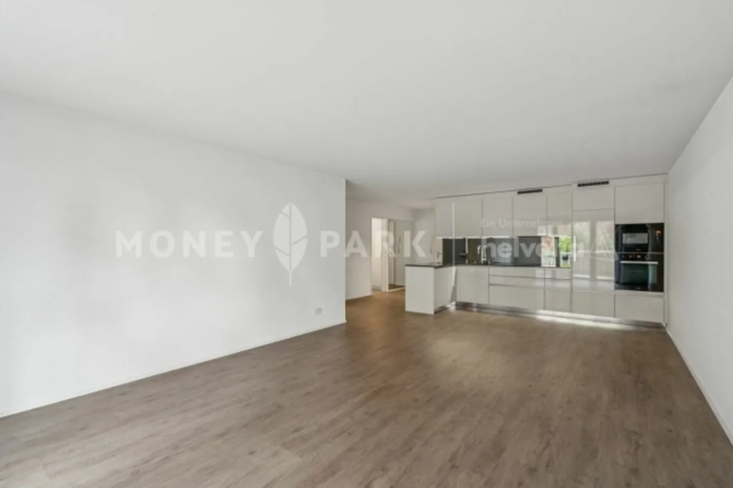 Ampio appartamento di 2,5 stanze in una posizione vicino alla natura - Foto 1 di 13