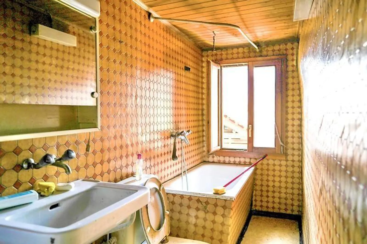 4-room house section in a very quiet, sunny location with a view - Photo 9 of 17