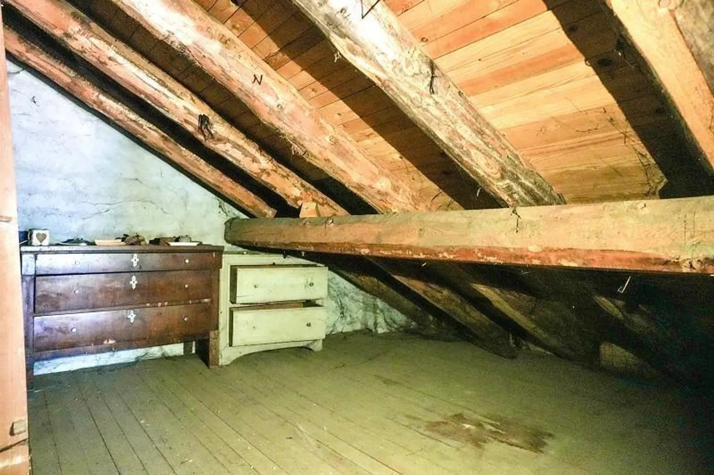 4-room house section in a very quiet, sunny location with a view - Photo 10 of 17