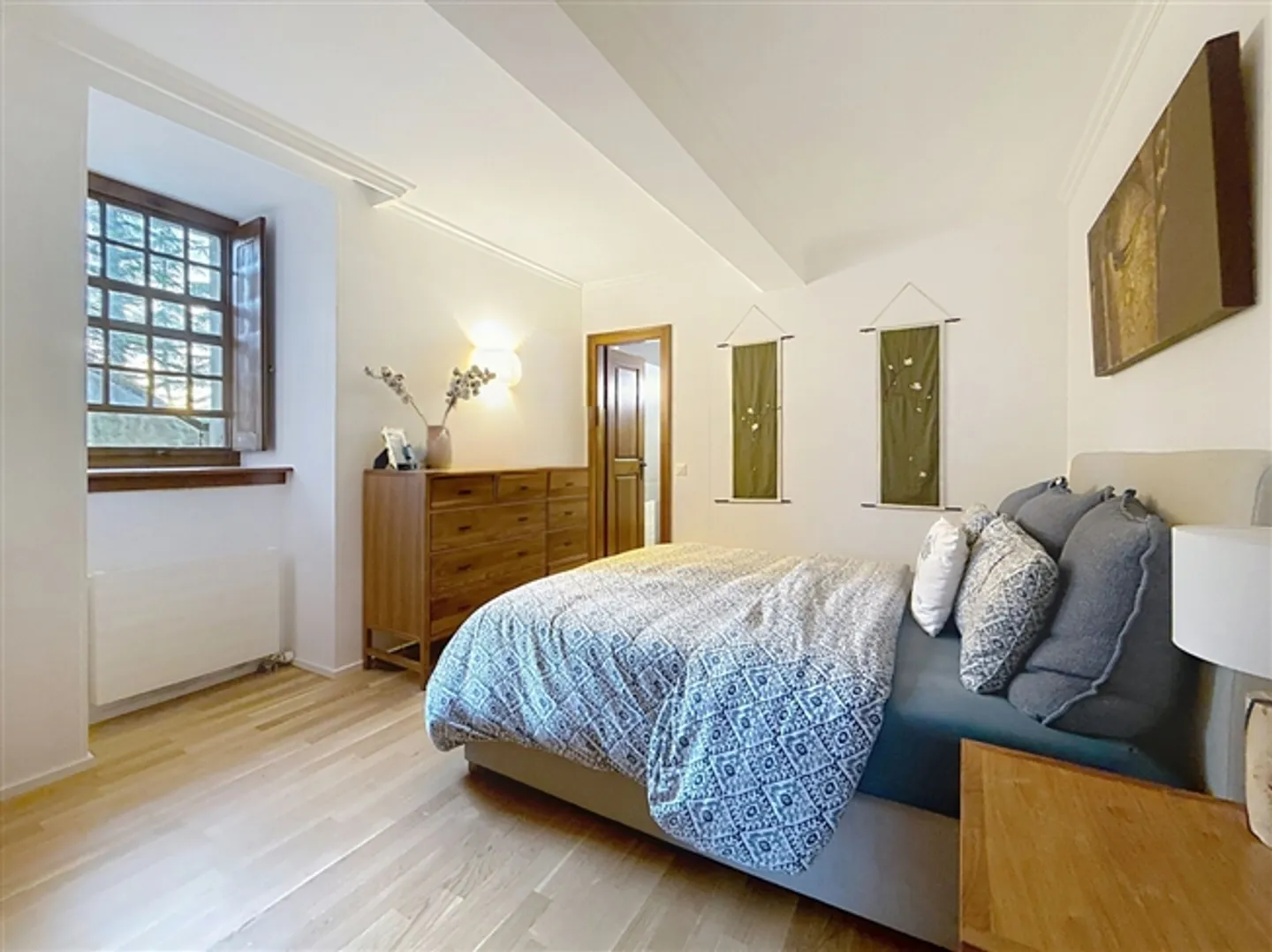 Maison jumelée de 6,5 pièces avec grand jardin - Photo 4 sur 14