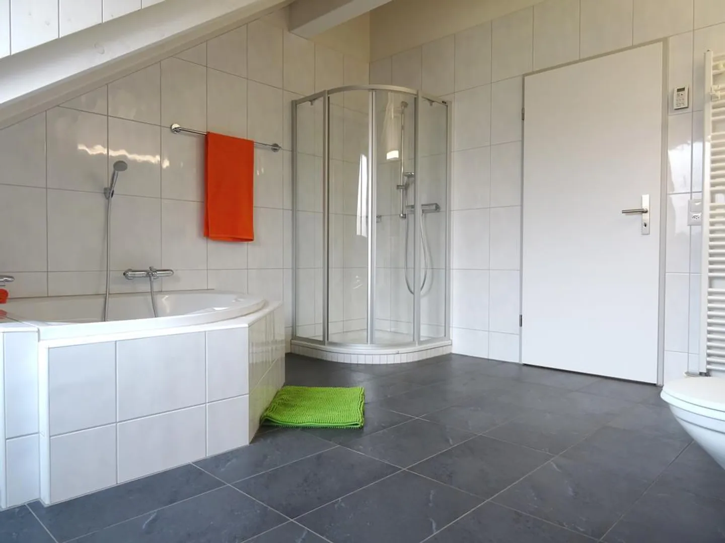 Gemütliche Dachwohnung mit Terrasse - Foto 11 von 12