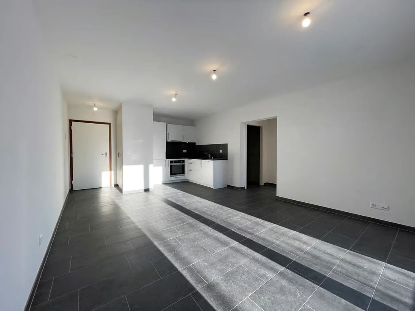 Appartement moderne 2.5 pièces - Photo 1 sur 5