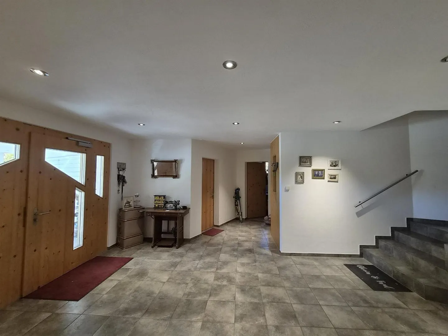 Spacious Single-Family Home with Garden - Photo 4 of 15