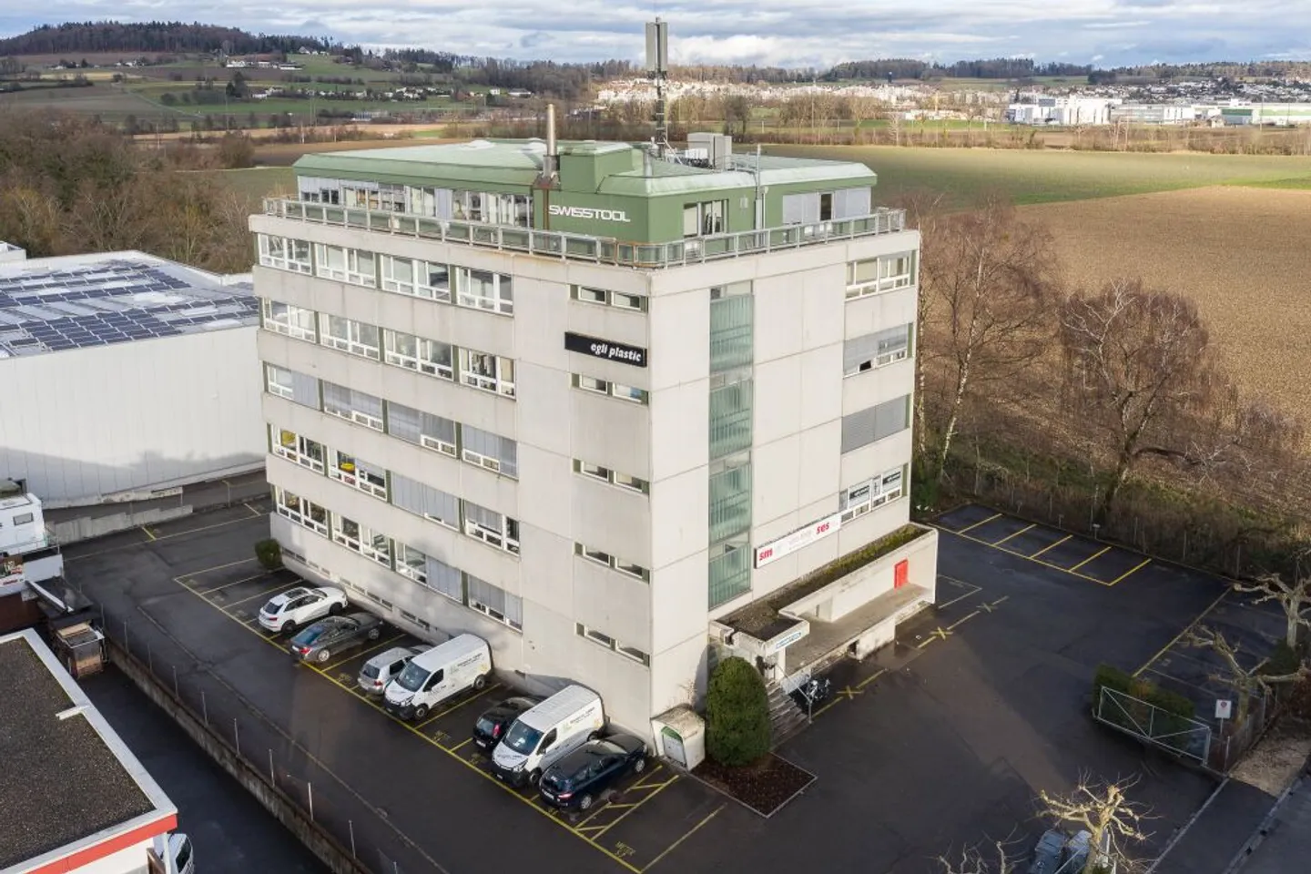 Espace de bureau avec installations de stockage et d'atelier - Photo 1 sur 4