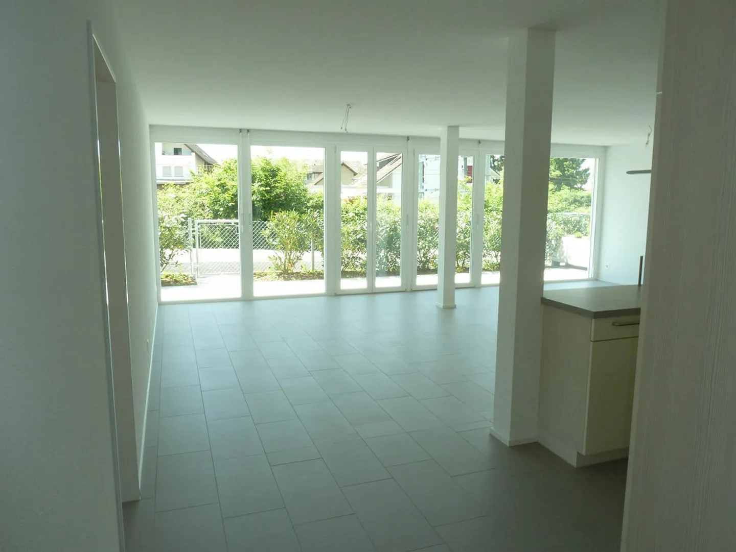 Grosszügige 4.5-Zimmer EG-Wohnung an Top-Lage inkl. Parkplätze - Foto 3 von 12