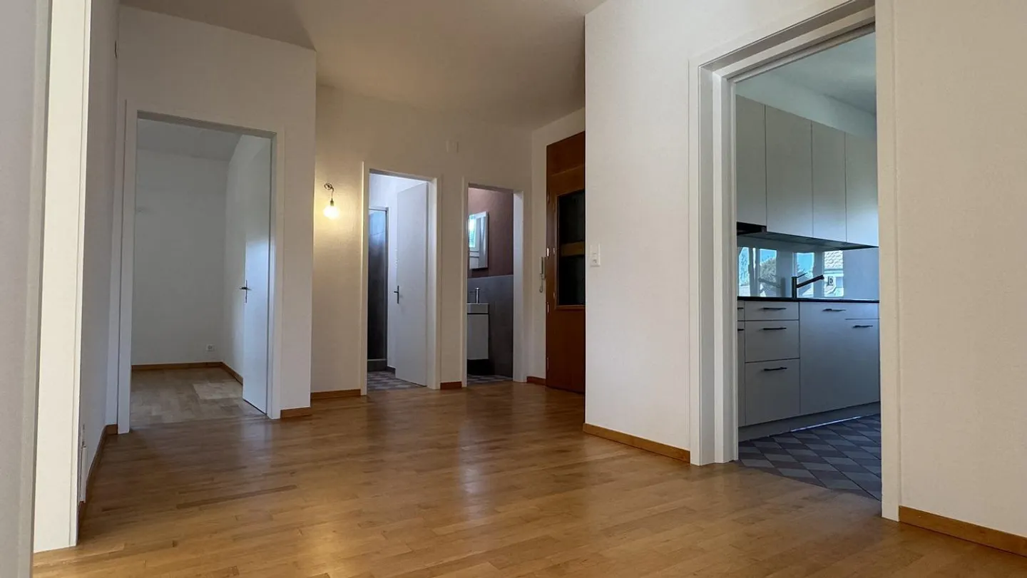 Stylish 4-room apartment with fireplace in a quiet location in Bern! - Photo 3 of 13