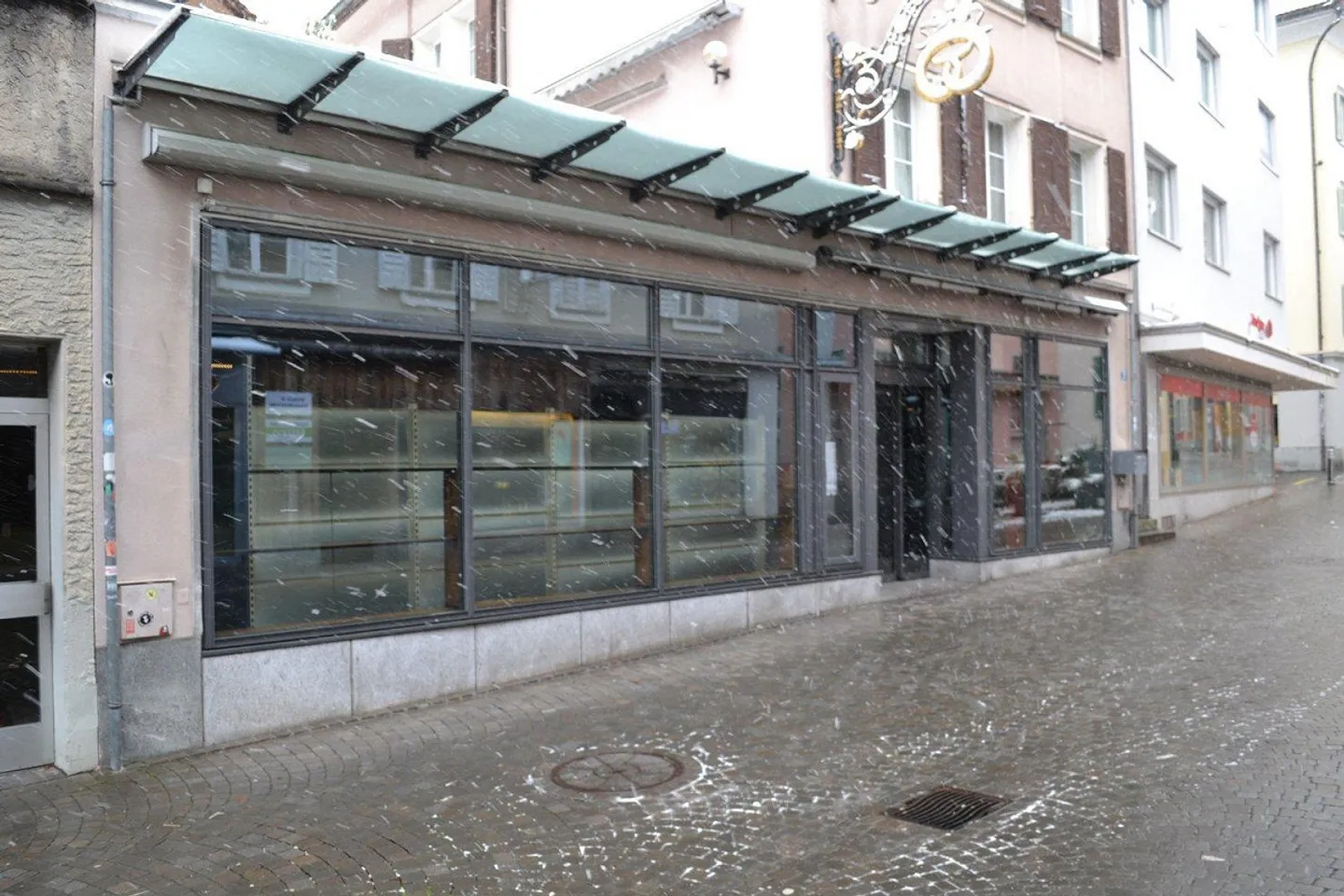 Modern commercial space for rent in the center of Altdorf - Photo 1 of 13