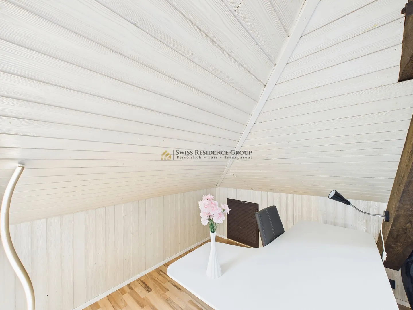 Urban Living on Two Levels in the Heart of the City - Photo 9 of 24