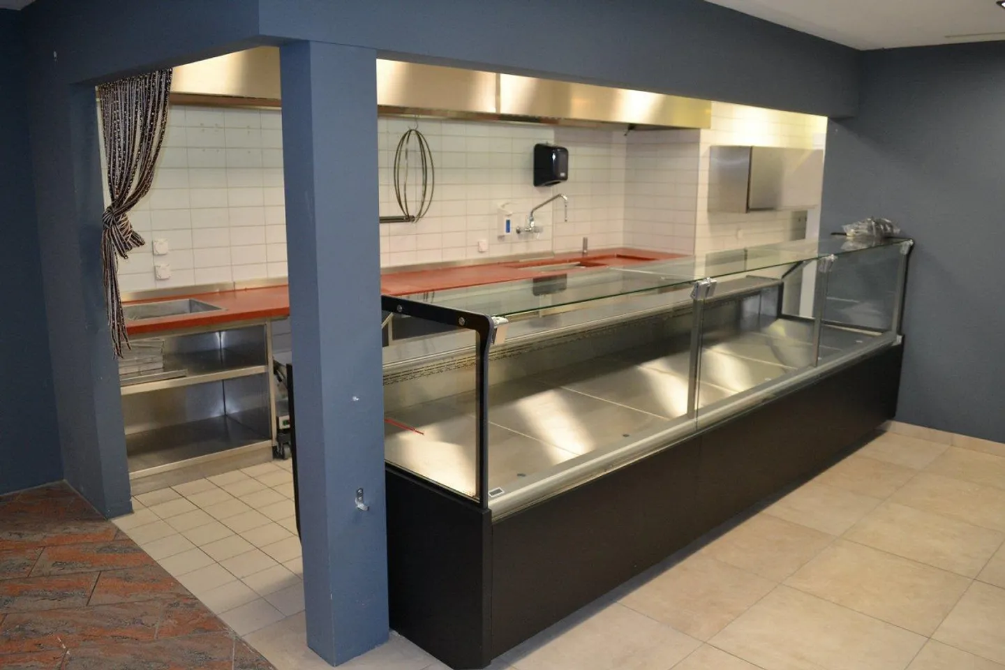 Modern commercial space for rent in the center of Altdorf - Photo 8 of 13