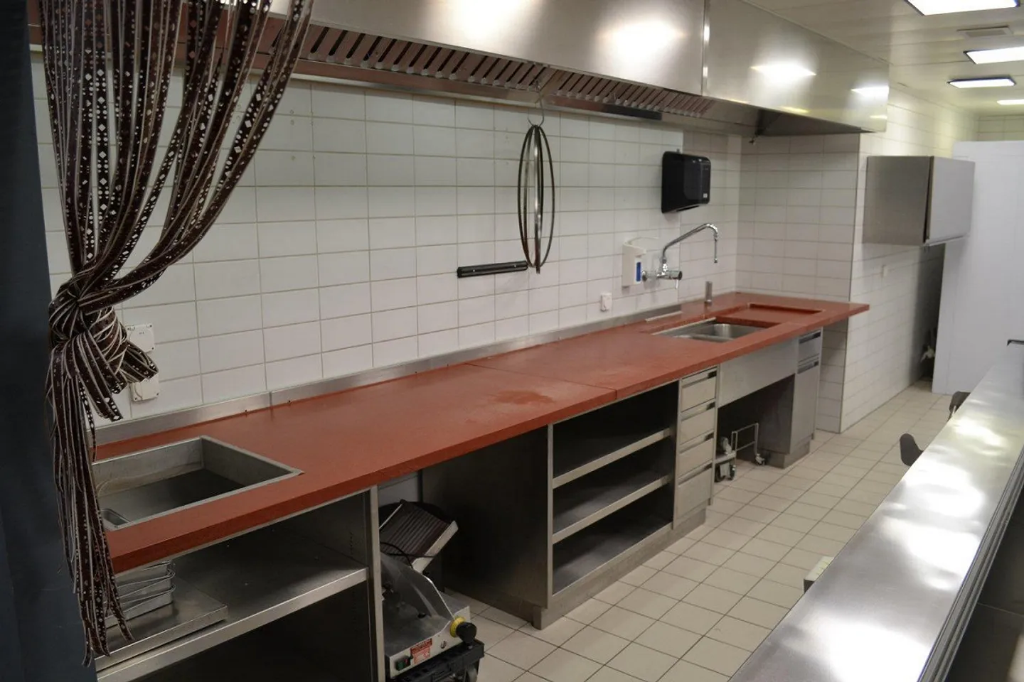 Modern commercial space for rent in the center of Altdorf - Photo 9 of 13