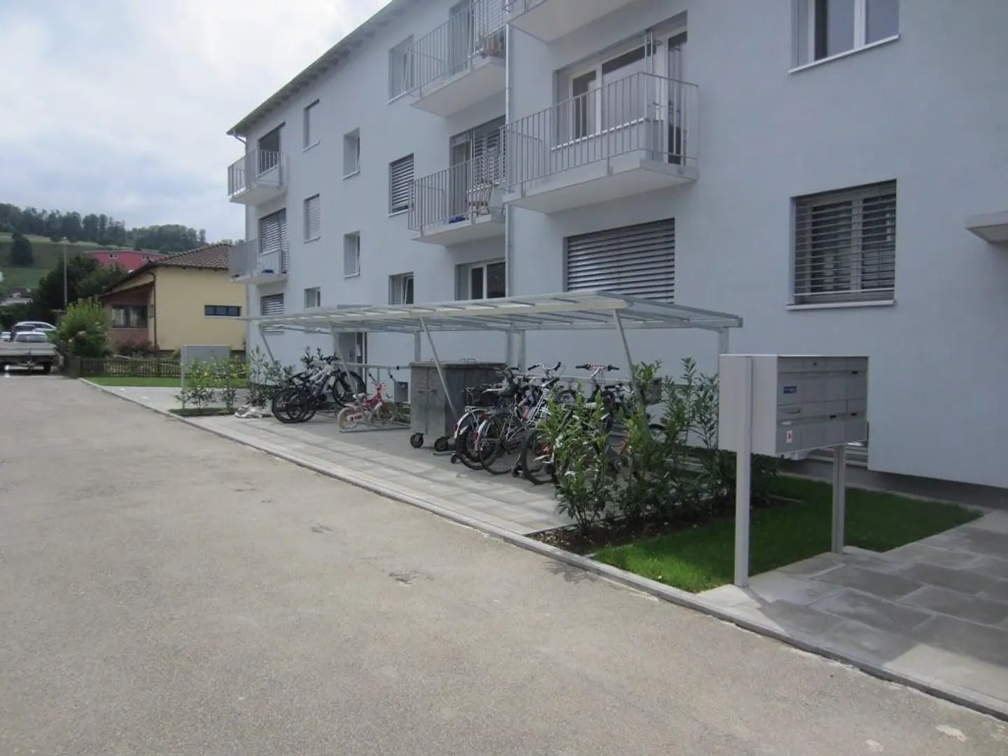 appartamento luminoso e moderno con giardino di 3 stanze - Foto 1 di 12