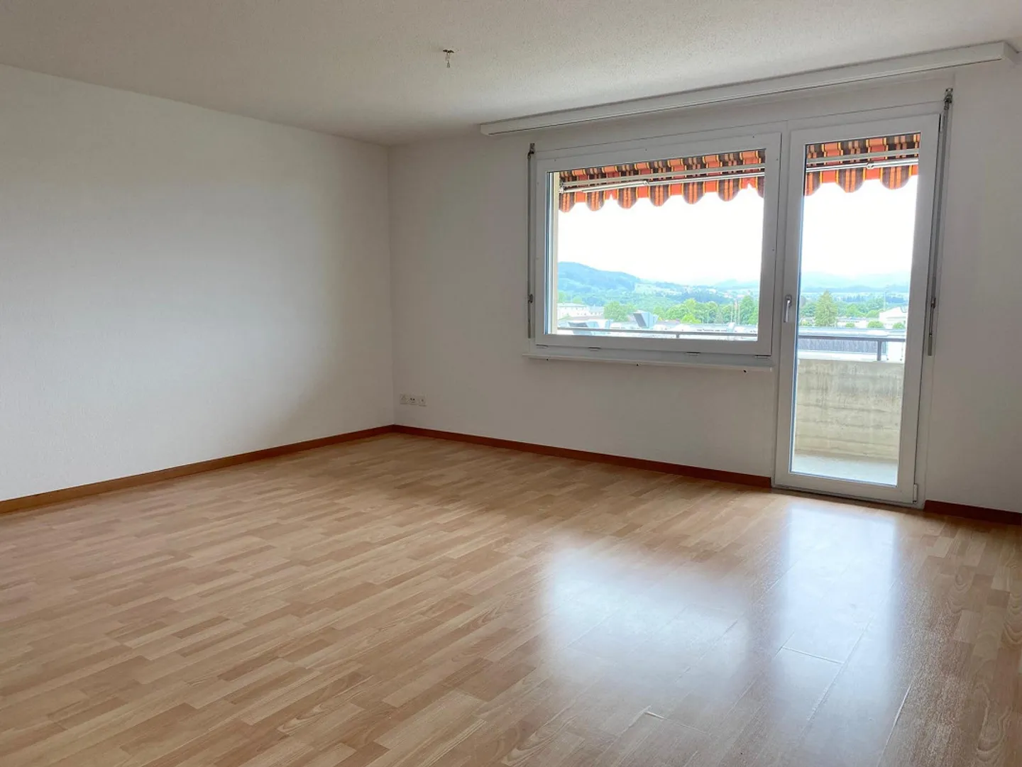 Affordable Single Apartment - Photo 3 of 7