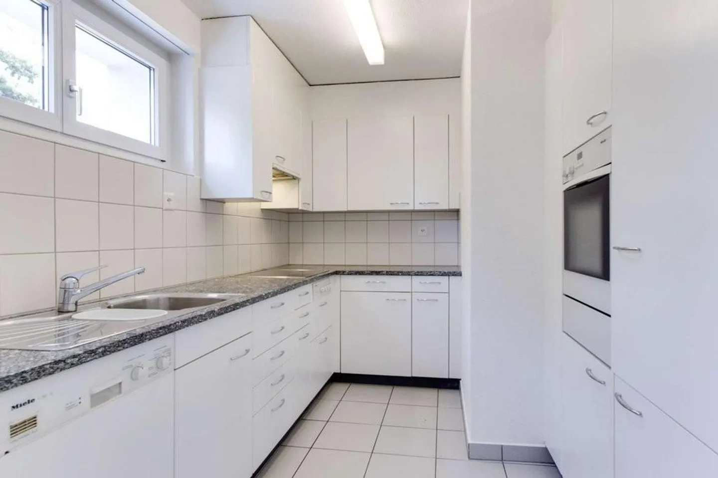 Bell'appartamento di 3,5 stanze in affitto - Foto 2 di 6