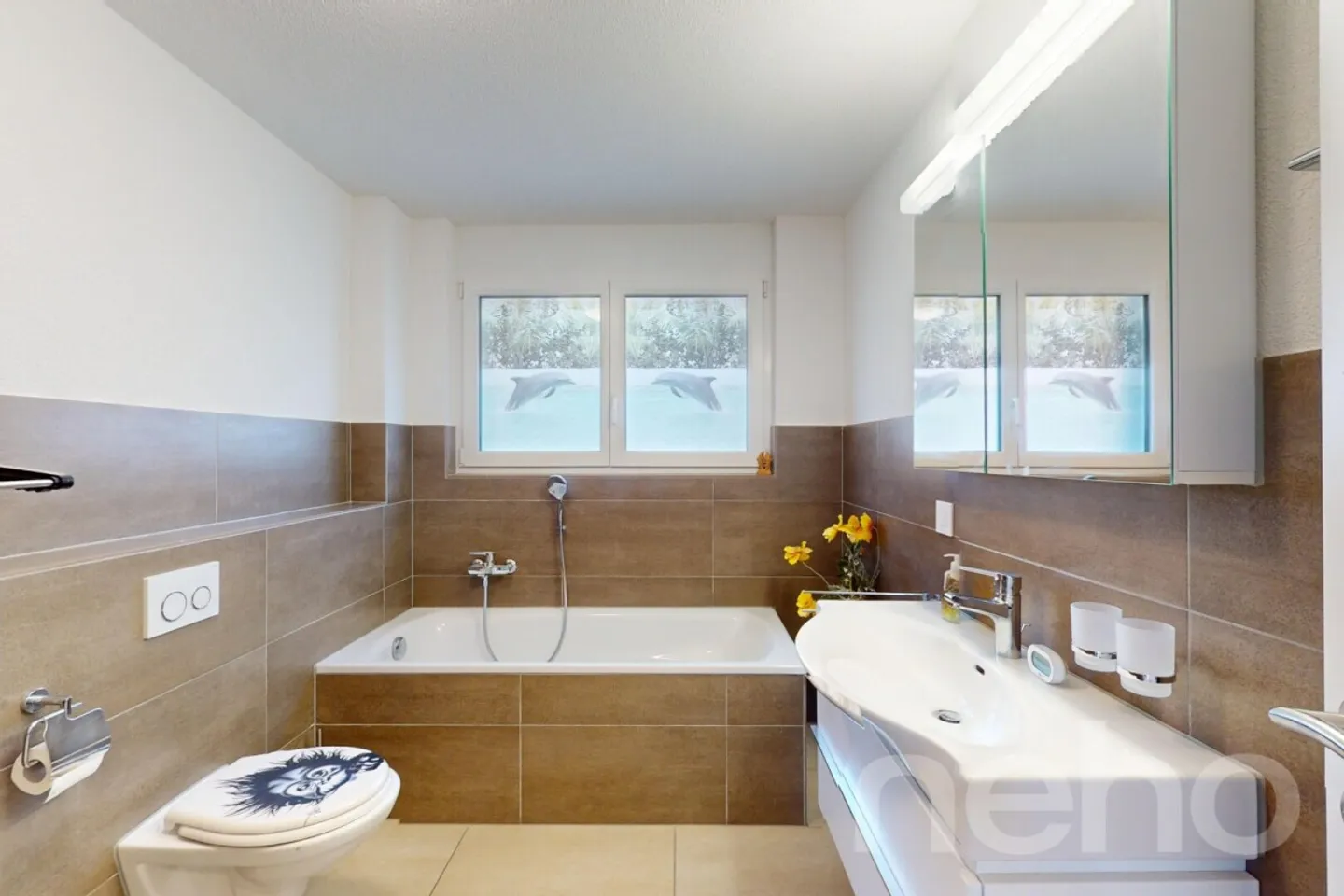 Idyllic Bungalow with Mountain View - Photo 11 of 13