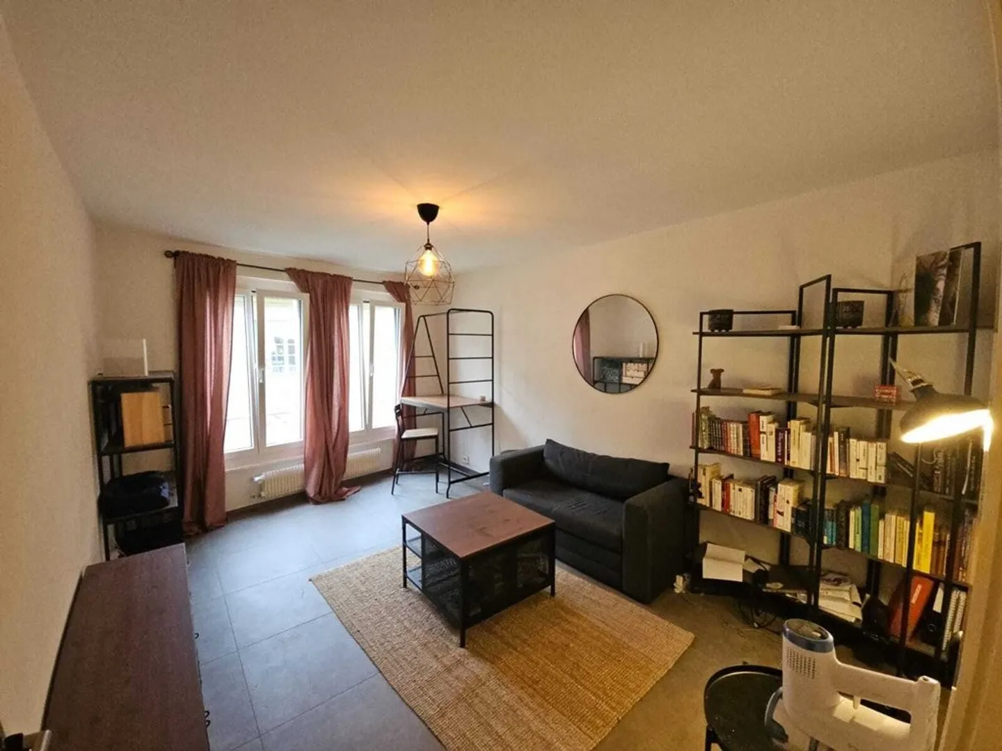 Charming 2-room apartment in the heart of Orbe - Photo 1 of 7
