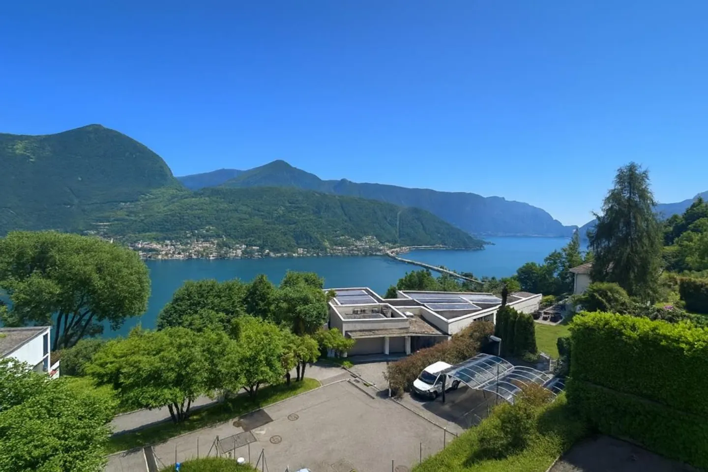 Haus im Grünen mit atemberaubendem Seeblick - Foto 4 von 5