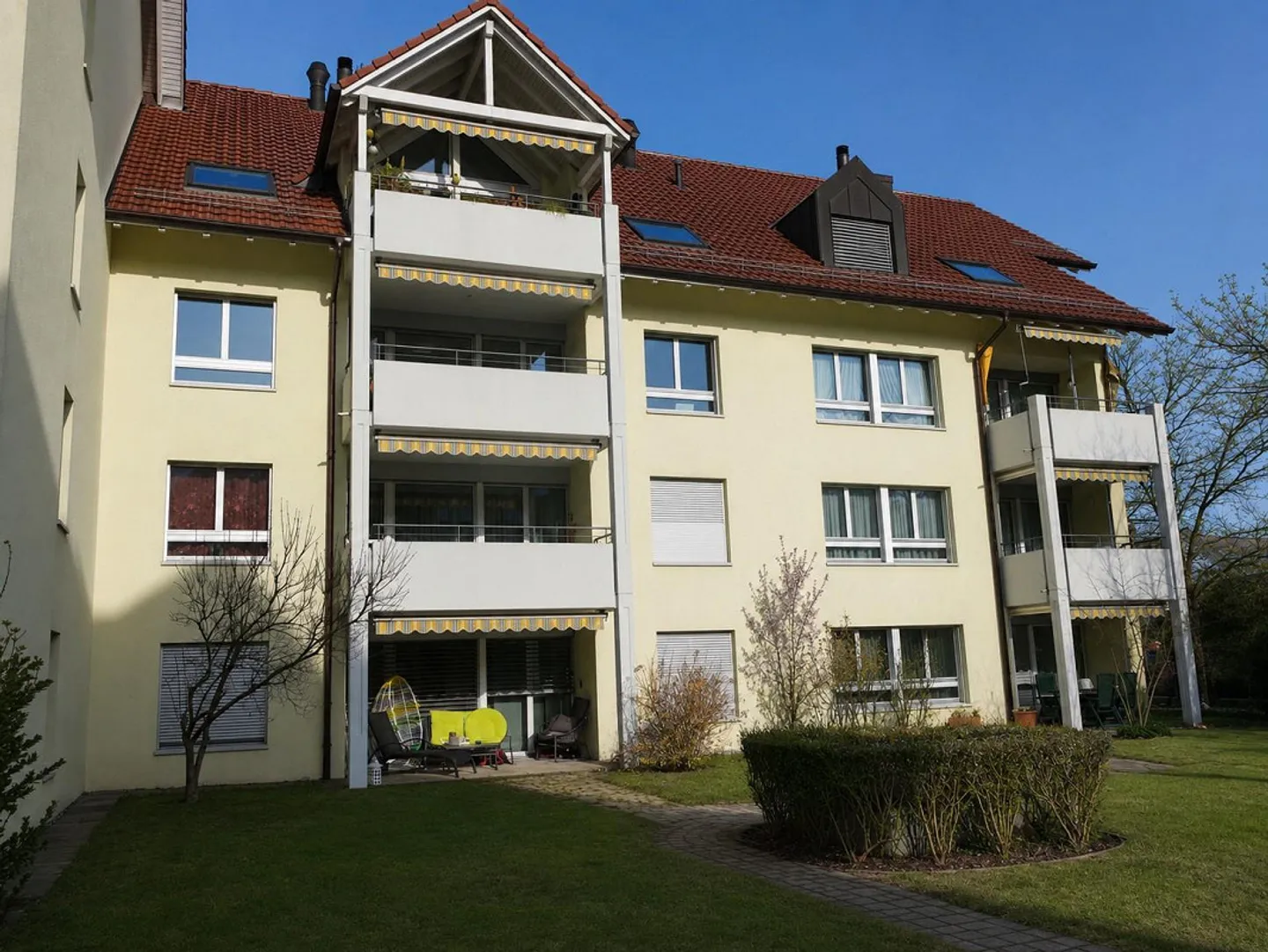 Grosszügige 3.5-Zimmer-Wohnung - Foto 1 von 8