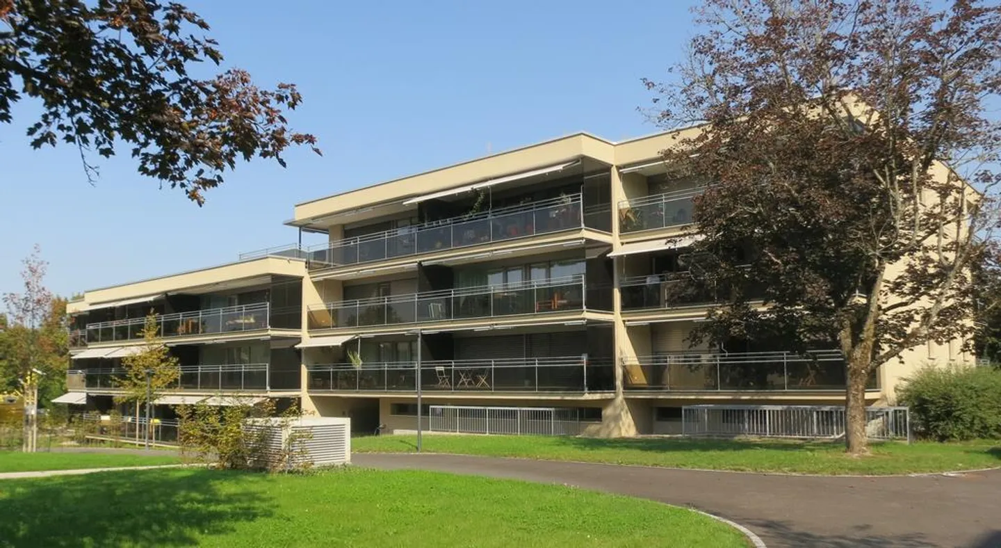 Single Apartment - Photo 1 of 4