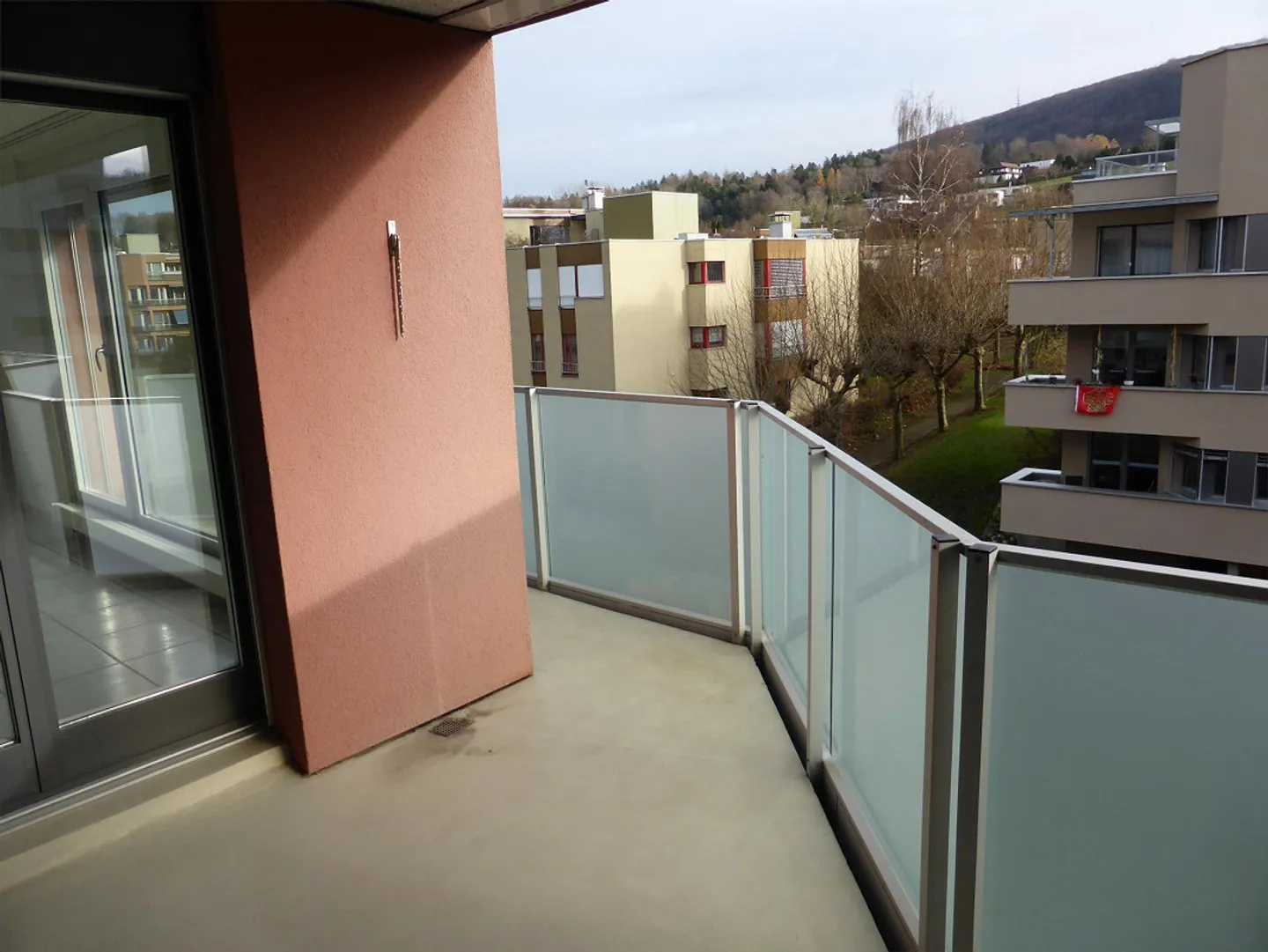 Renovated 3.5 Room Apartment - Photo 2 of 10