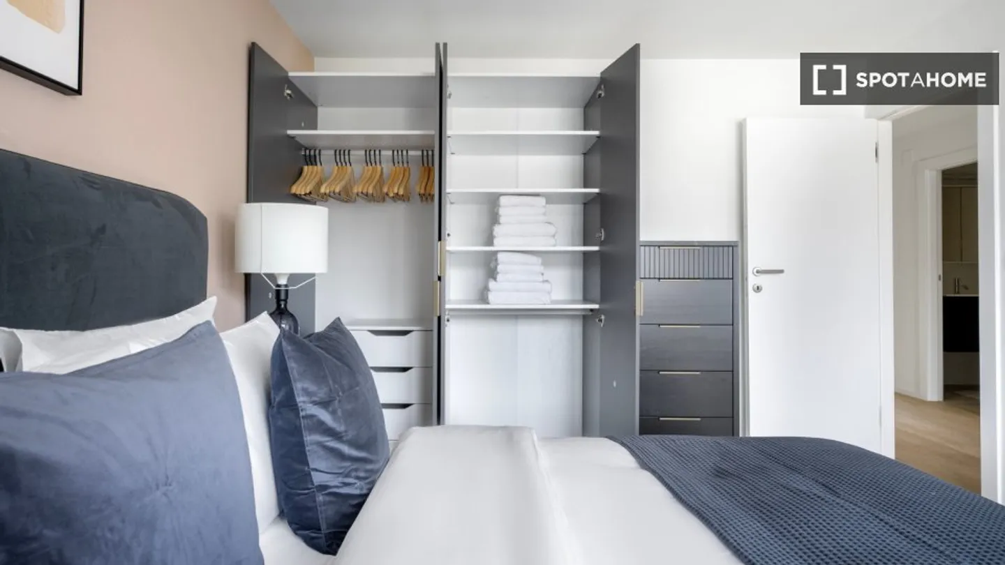 Discover, visit and rent your new home online with full confidence. - Photo 17 of 18