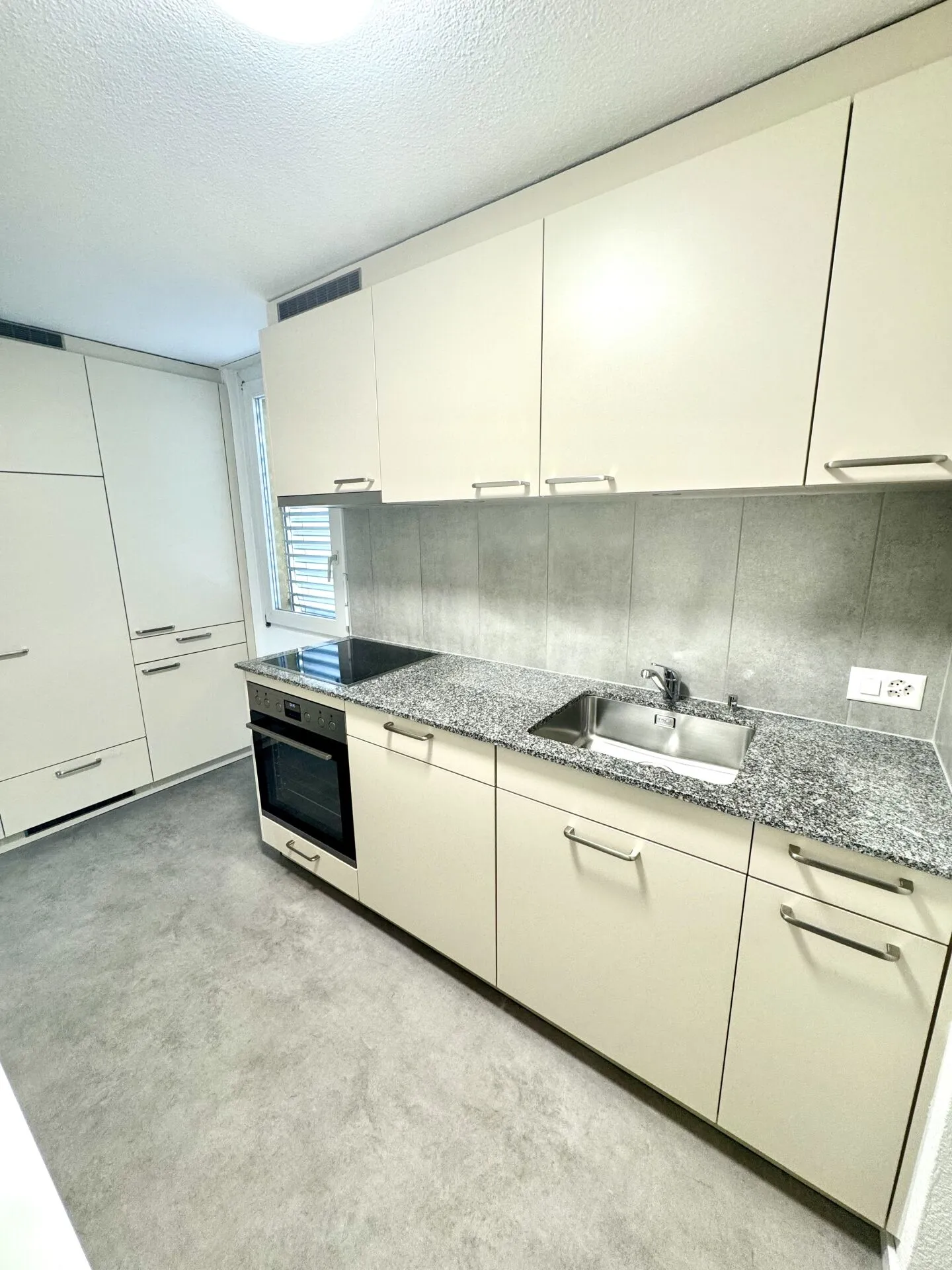 2.5-Zimmerwohnung in Näfels - Foto 2 von 4