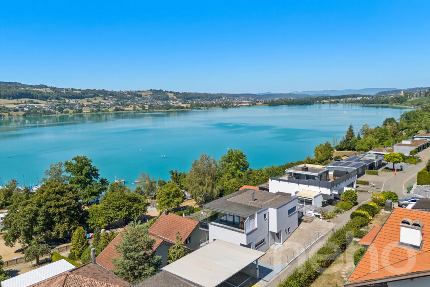 Maison familiale spacieuse avec vue sur le lac - Photo 12 sur 12