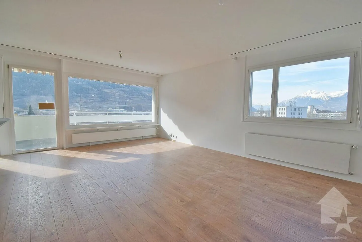 4.5 rooms with a magnificent view and 1 indoor parking space - Photo 1 of 8