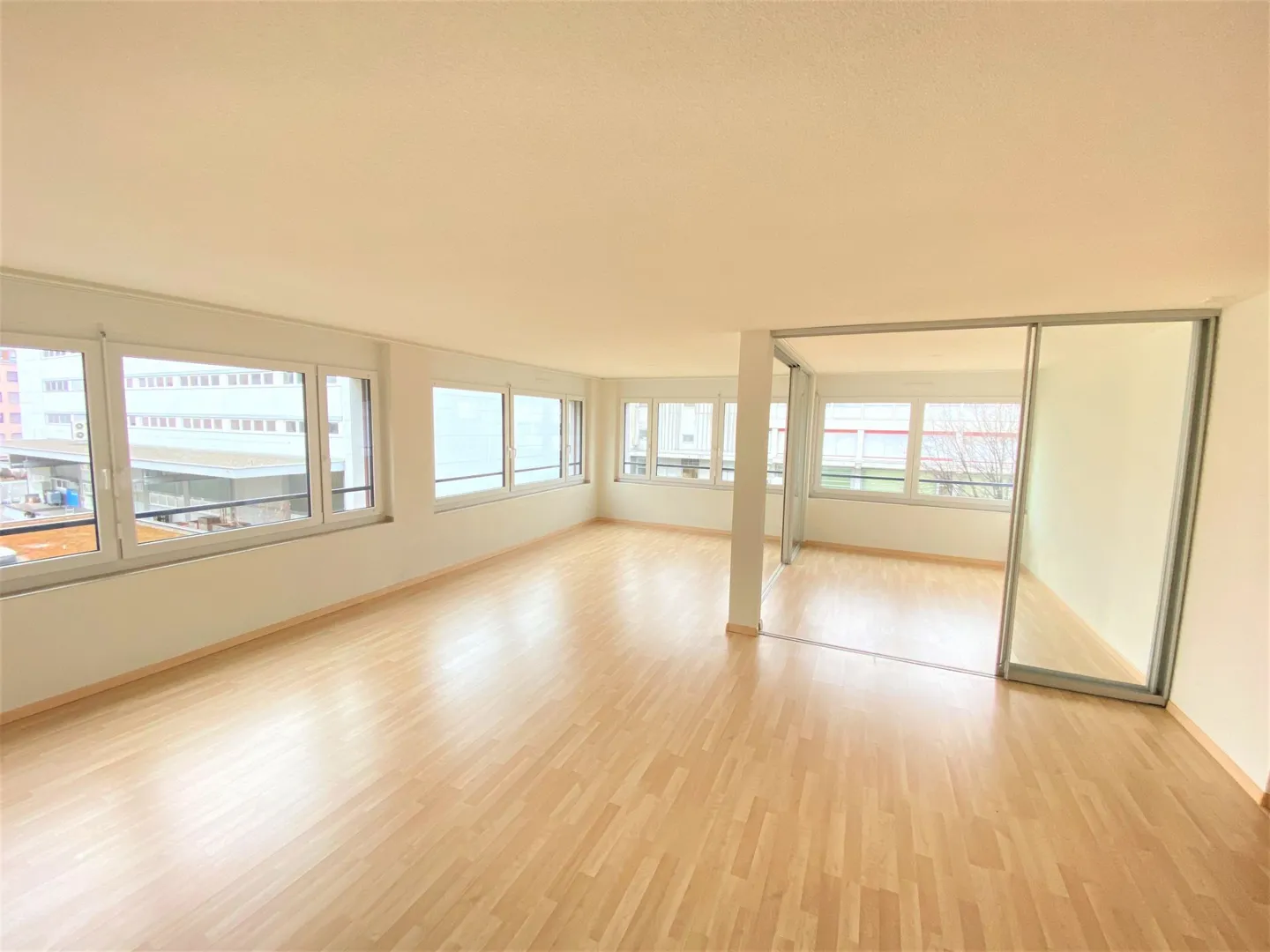 Beautiful city apartment in Zurich North with private washing tower - Photo 2 of 9