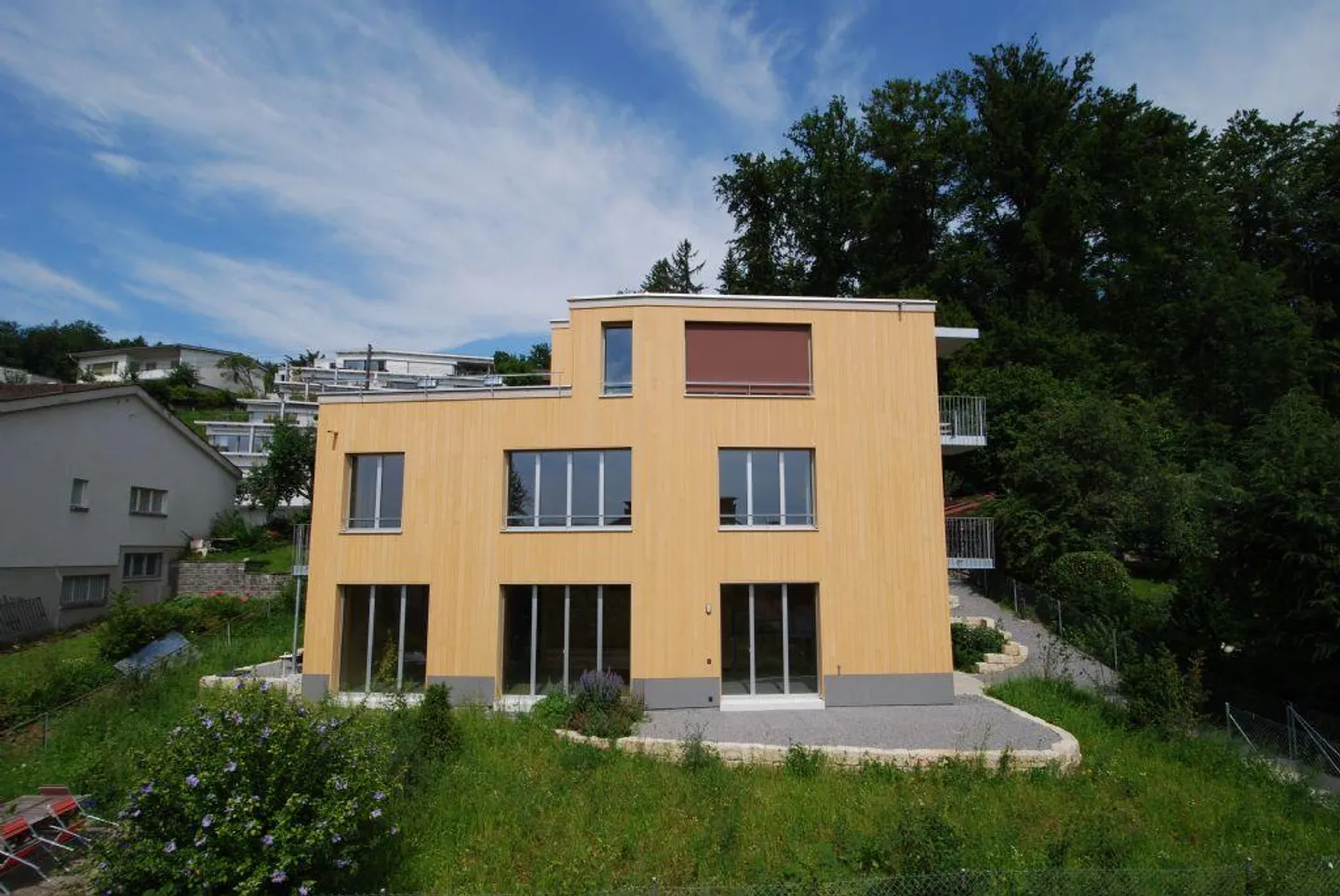 MAISON EN BOIS MASSIF ÉCOLOGIQUE UNIQUE POUR UNE VIE SAINE I HAUT... - Photo 1 sur 11